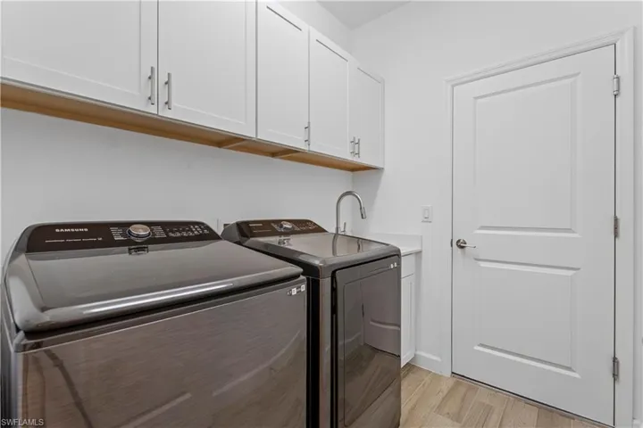 upgraded washer/dryer