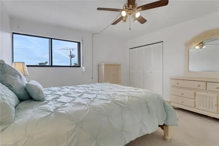 2121  Collier  AVE, Fort Myers, FL 33901