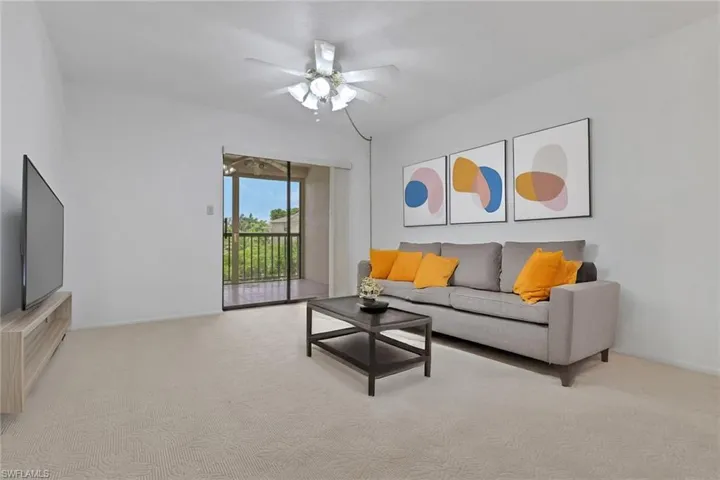 2121  Collier  AVE, Fort Myers, FL 33901