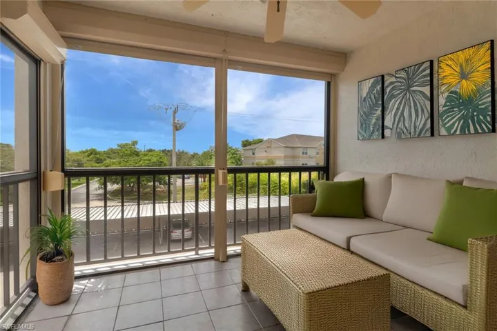 2121  Collier  AVE, Fort Myers, FL 33901