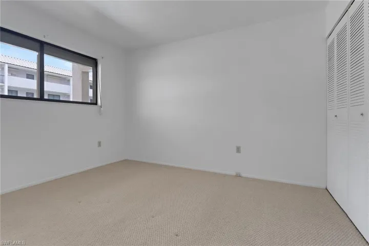2121  Collier  AVE, Fort Myers, FL 33901