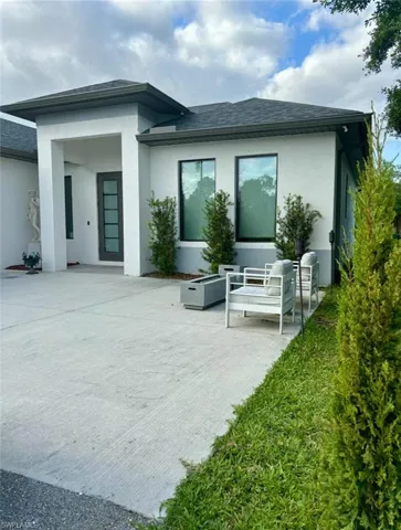 2565  60th NE AVE, Naples, FL 34120