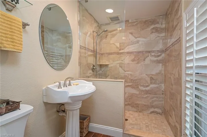 In law Suite bathroom with a walk in shower