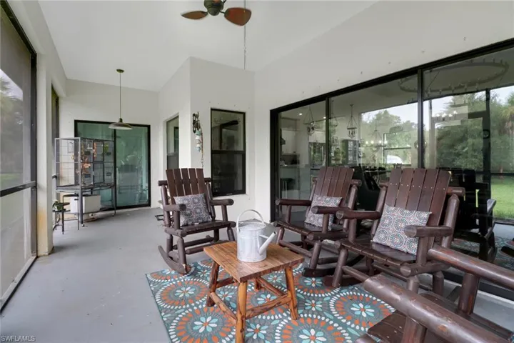 Sunroom with ceiling fan