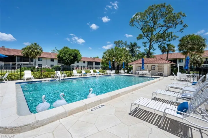 4963 Pepper Cir # 105, Naples Fl 34113