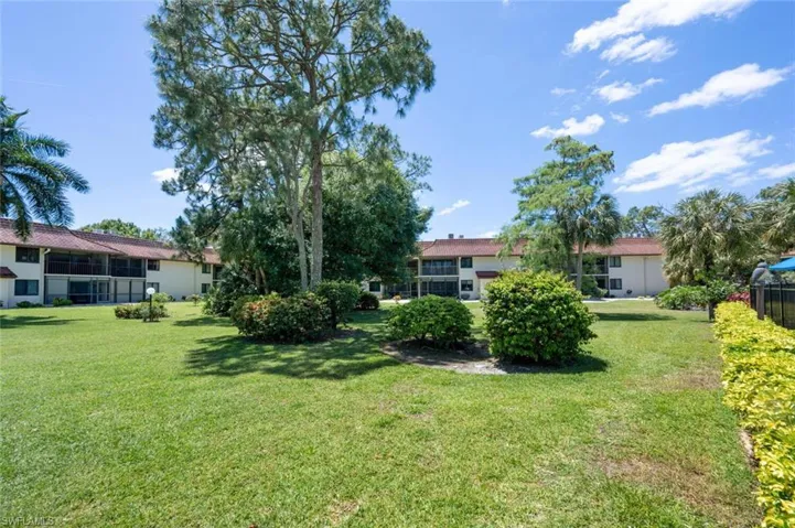 4963 Pepper Cir # 105, Naples Fl 34113