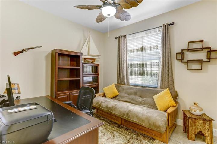 Office/Den/5th Bedroom