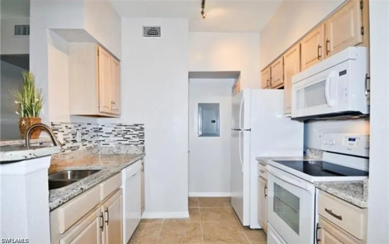 23500 Walden Center Dr 104, Estero, Florida 34134