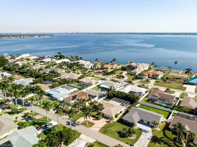 3505 SE 22nd  AVE, Cape Coral, FL 33904
