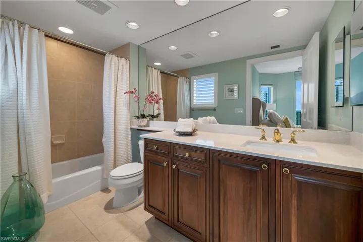 1060  Borghese  LN, Naples, FL 34114