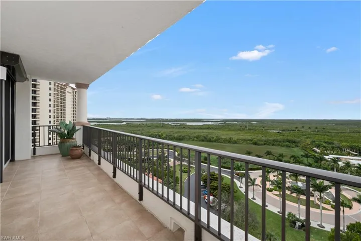 1060  Borghese  LN, Naples, FL 34114
