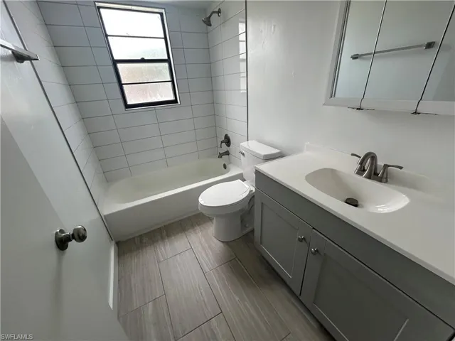 4712 Se 5th Pl 102, Cape Coral, Florida 33904