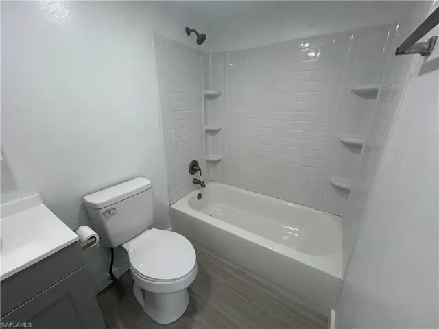 4712 Se 5th Pl 102, Cape Coral, Florida 33904