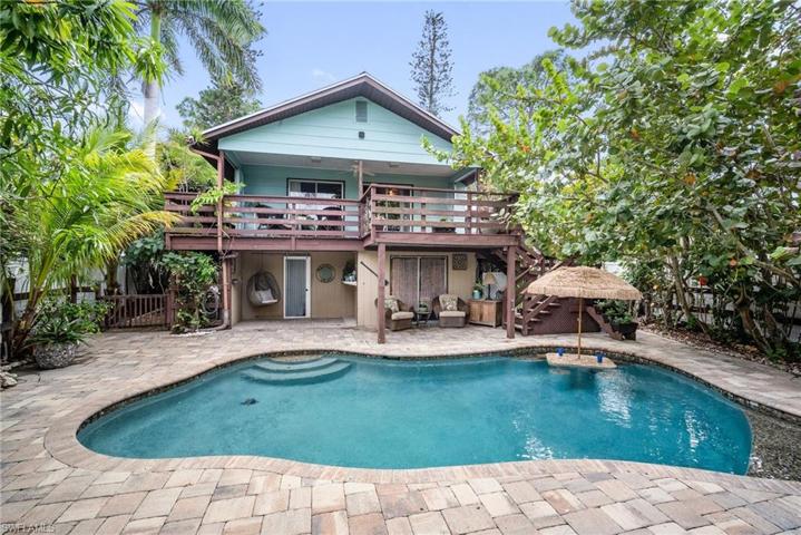 97  Shores  AVE, Naples, FL 34110