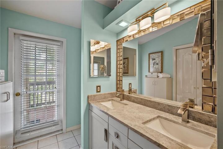 97  Shores  AVE, Naples, FL 34110