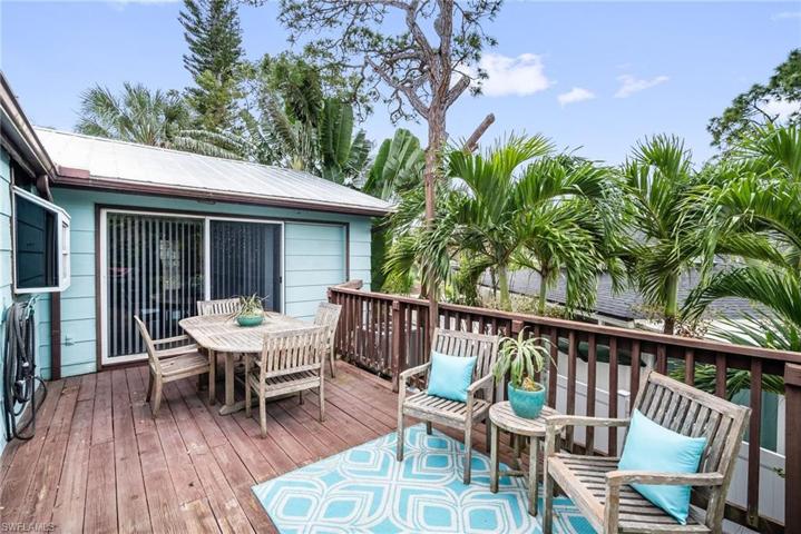 97  Shores  AVE, Naples, FL 34110