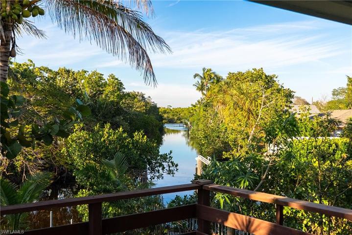 97  Shores  AVE, Naples, FL 34110