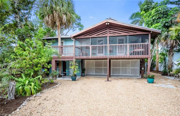 97  Shores  AVE, Naples, FL 34110