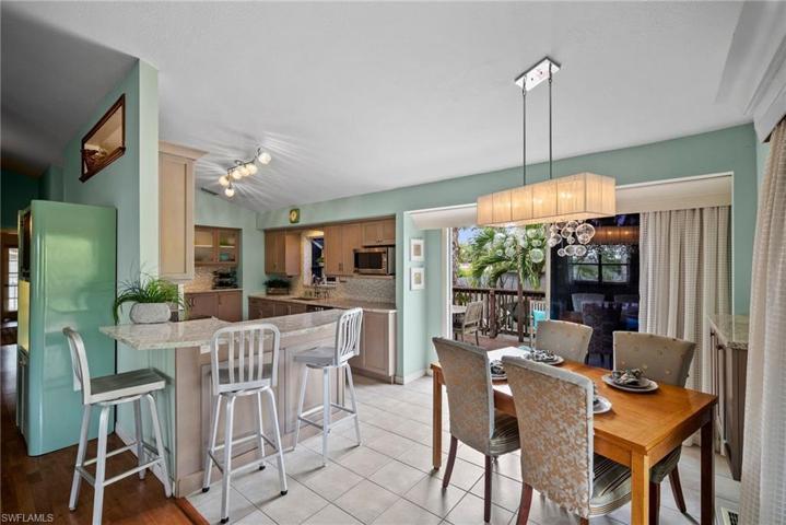 97  Shores  AVE, Naples, FL 34110
