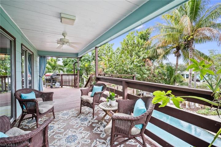 97  Shores  AVE, Naples, FL 34110