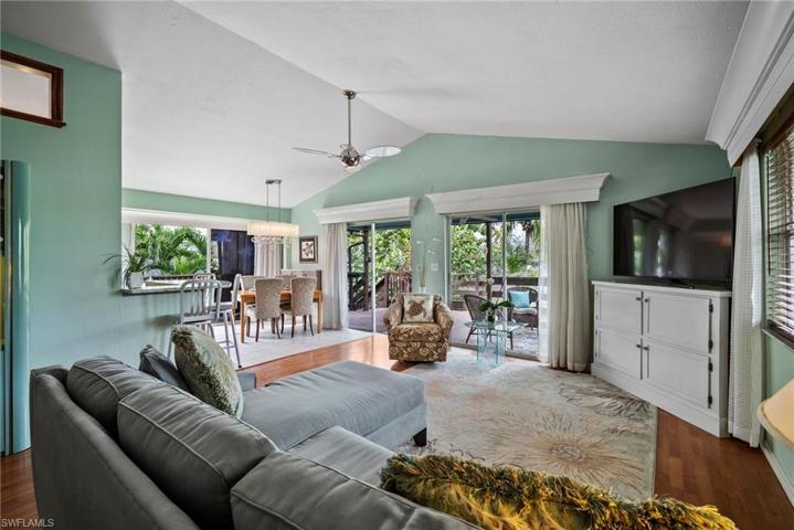 97  Shores  AVE, Naples, FL 34110