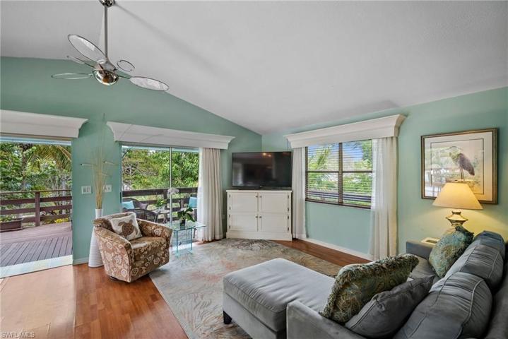 97  Shores  AVE, Naples, FL 34110