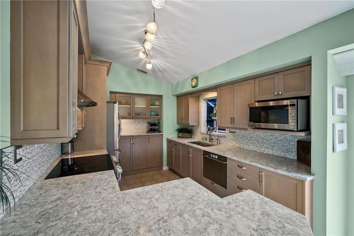 97  Shores  AVE, Naples, FL 34110