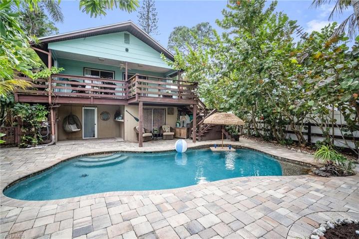 97  Shores  AVE, Naples, FL 34110