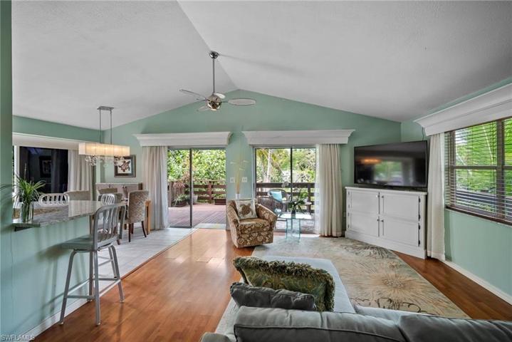 97  Shores  AVE, Naples, FL 34110