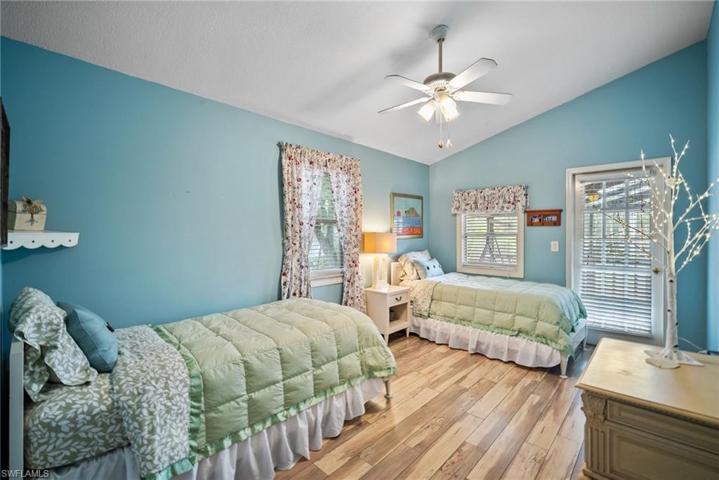97  Shores  AVE, Naples, FL 34110