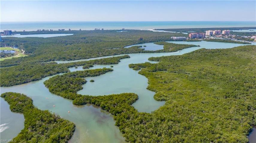 97  Shores  AVE, Naples, FL 34110
