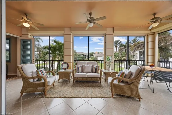 Spacious Lanai w/Sliding Glass Doors