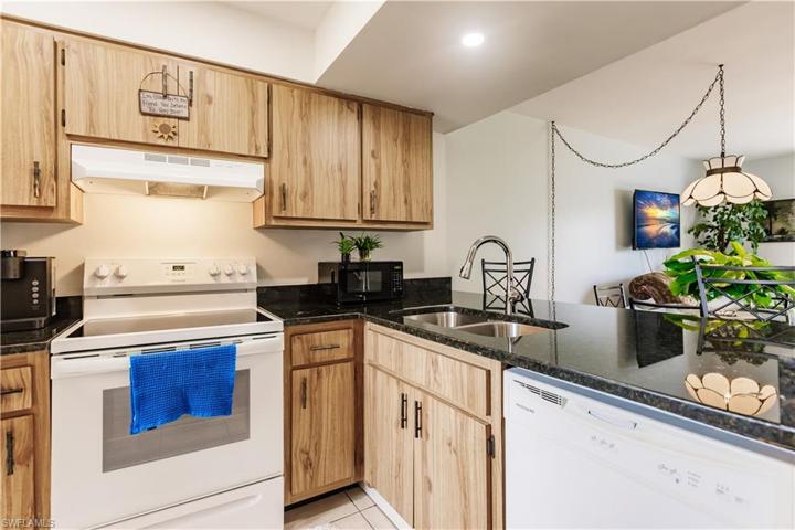 4641 SW Santa Barbara PL #4