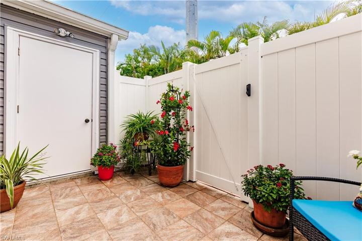 4641 SW Santa Barbara PL #4
