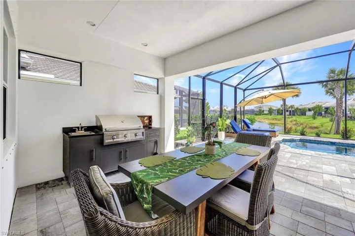 Outdoor Dining and Built-In Outdoor Gas Cooking!