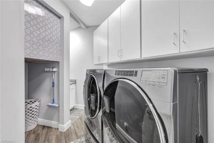 Convient Laundry