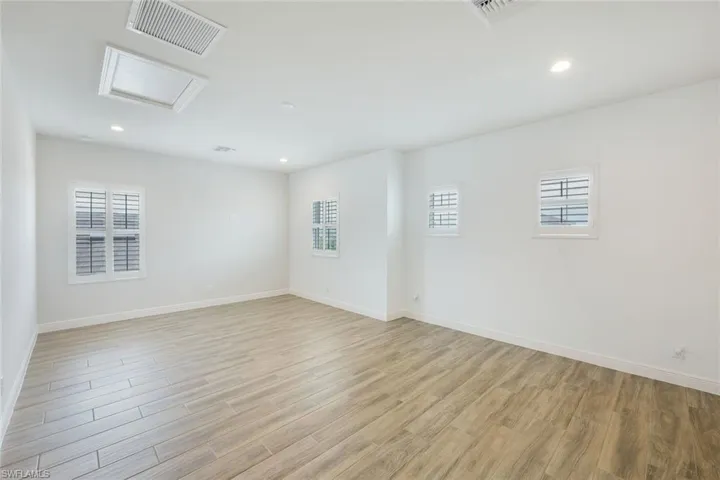 HUGE Bonus Room - Additional Office-Movie Room - So Many Options!