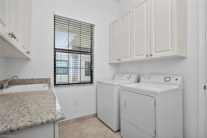 3296 Pacific Dr, Naples, Florida 34119