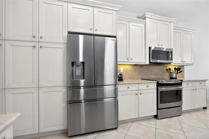 3296 Pacific Dr, Naples, Florida 34119