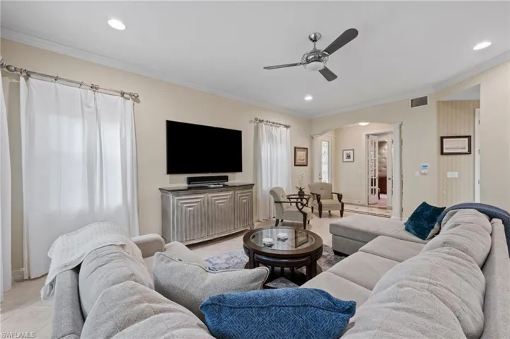 2809 Tiburon Blvd E 2-101, Naples, Florida 34109