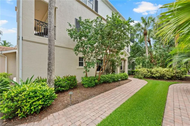 2809 Tiburon Blvd E 2-101, Naples, Florida 34109