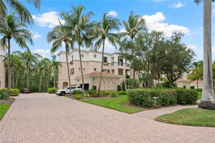 2809 Tiburon Blvd E 2-101, Naples, Florida 34109