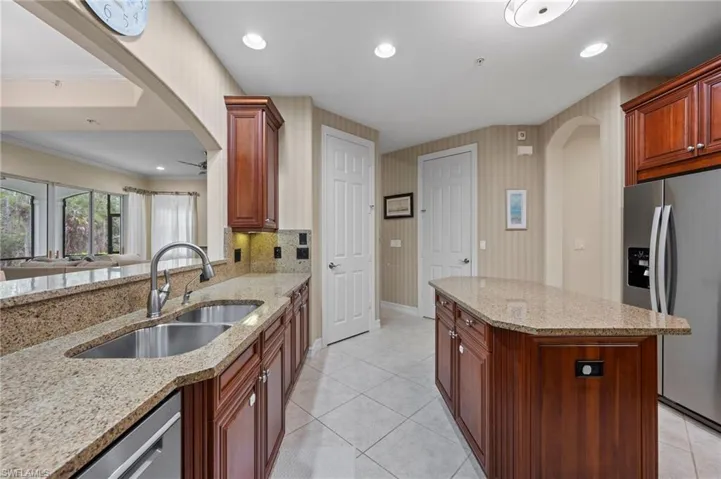 2809 Tiburon Blvd E 2-101, Naples, Florida 34109