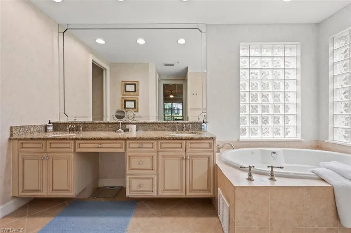 2809 Tiburon Blvd E 2-101, Naples, Florida 34109