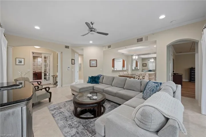 2809 Tiburon Blvd E 2-101, Naples, Florida 34109