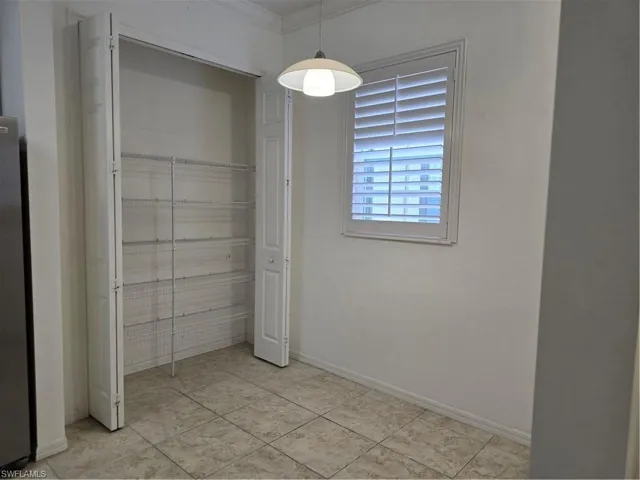 Plenty pf room in pantry.