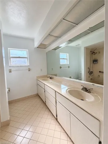 1823 4th St, Cape Coral, Florida 33990