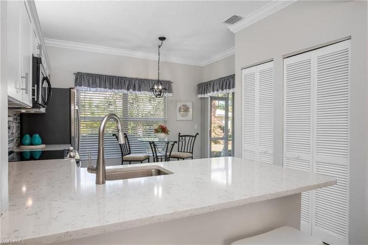 314 Emerald Bay CIR # I3, NAPLES FL 34110