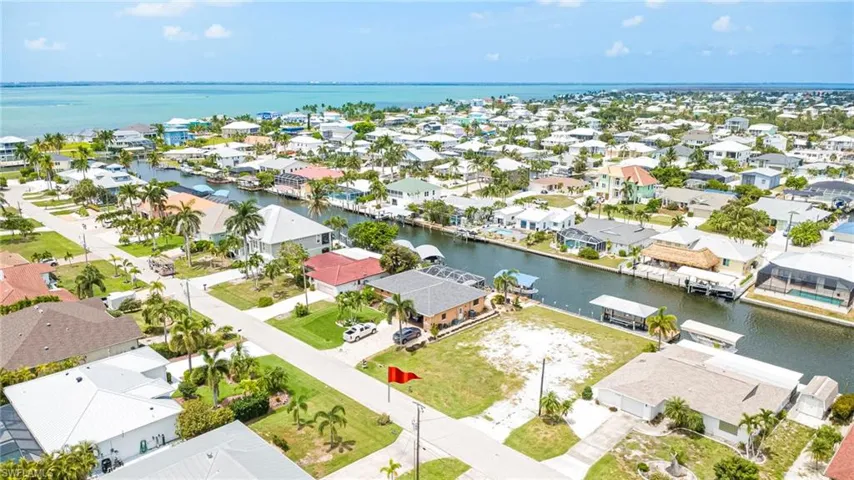 2469 Cherimoya Ln, Other, Florida 33956