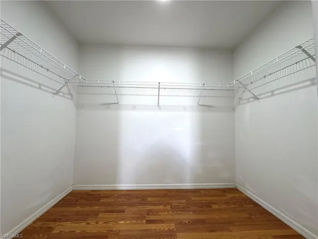 Walking Closet
